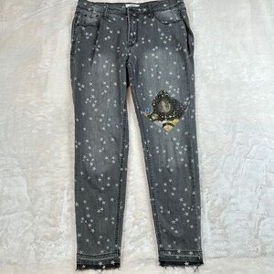 Kensie Gray Skinny Jeans with Playful Starry and‎ Parchwork Stitched Pattern